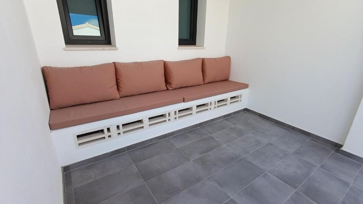 A2502 Sky Hill Modern 3-bedroom In