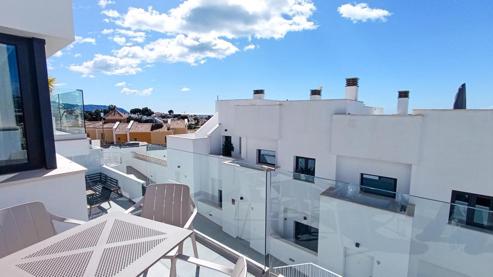 A2502 Sky Hill Modern 3-bedroom In *